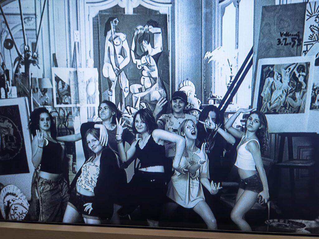 Students visiting art gallery